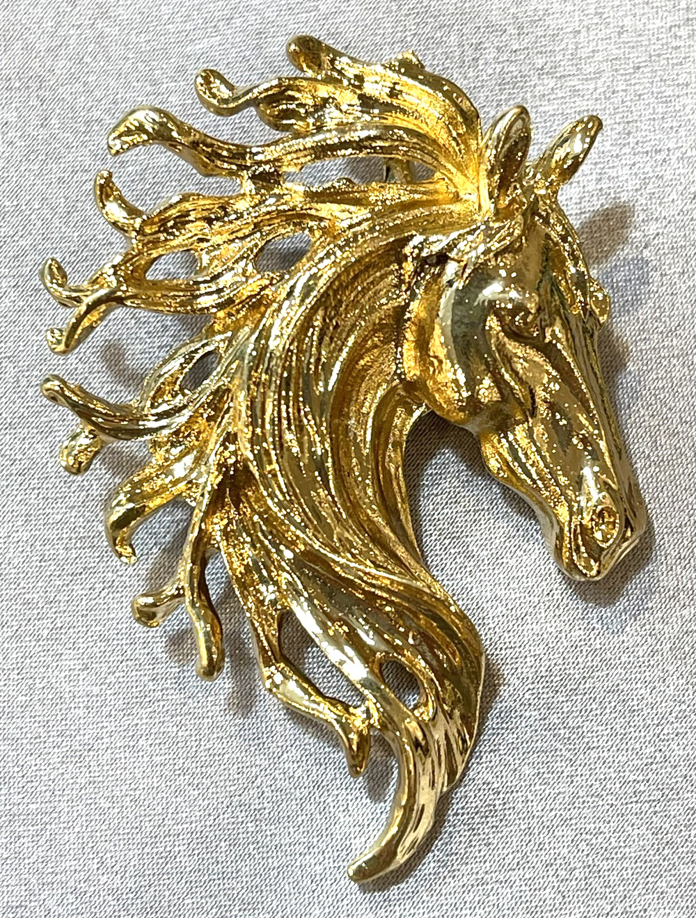 Gold Toned Horse Lapel Pin Brooch Flowing Mane Animal Horse Racing Equine Breed